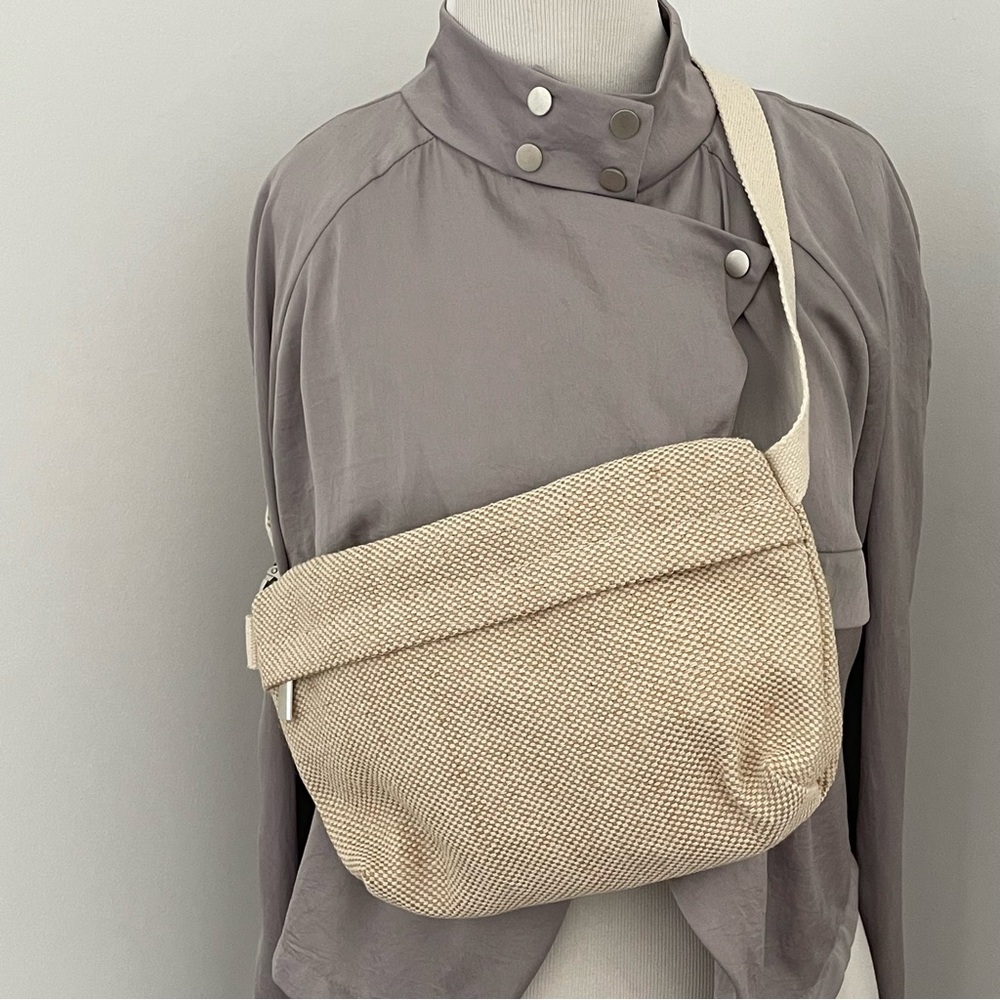 Natural woven belt bag / cross-body bag